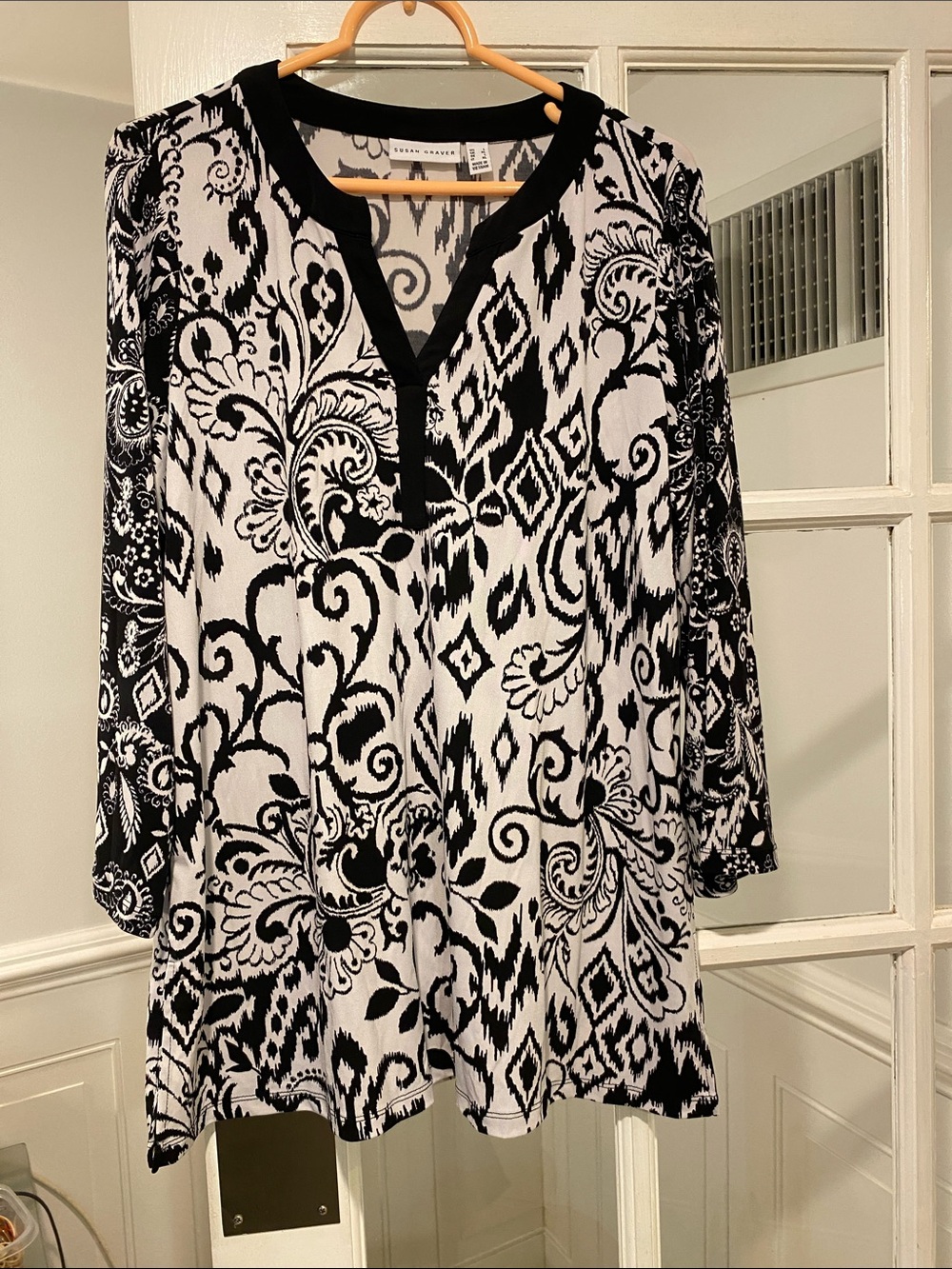 Susan Graver size Large top good condition